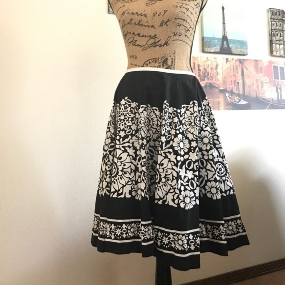 My Michelle black and white floral circle skirt, Sz. 9